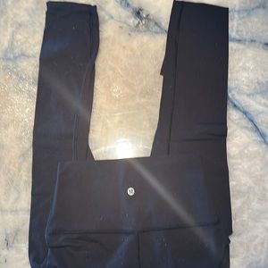 Black wonder under Lululemon leggings size 6